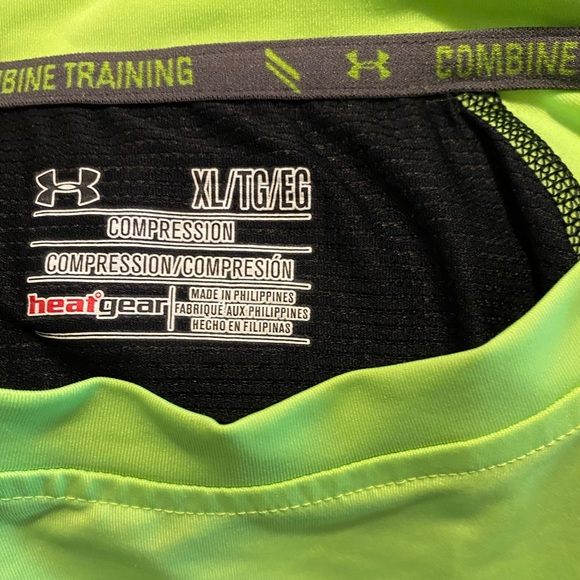 UA Compression WorkOut Shirt - Picture 2 of 3